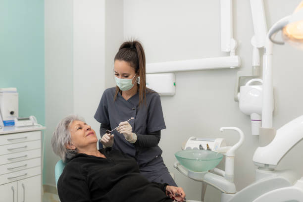 Best Emergency Tooth Extraction in Rossvle, IL